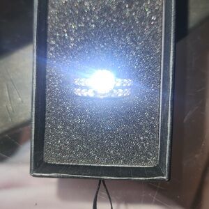 Elegant Silver Wedding Ring Set with Brilliant Center Stone